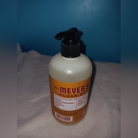 Mrs. Meyer's Clean Day Limited Scent Edition Apple Cider Hand Soap 12.5oz NWOT - Picture 2 of 6